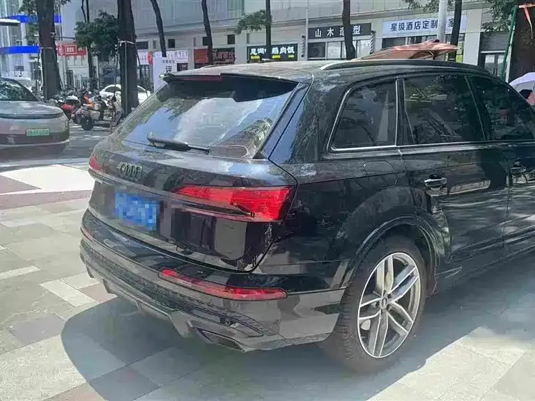 Audi Q7 — фото 4
