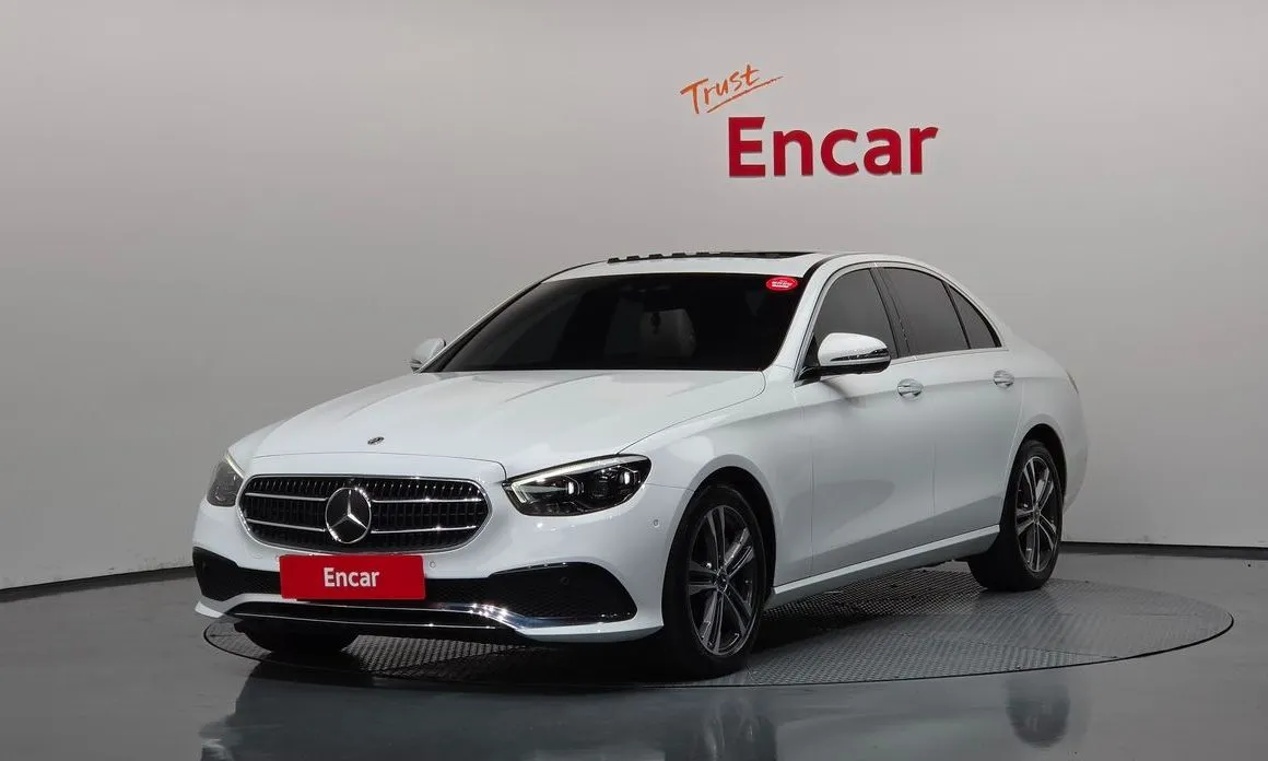 Mercedes-Benz E-Class — фото 1