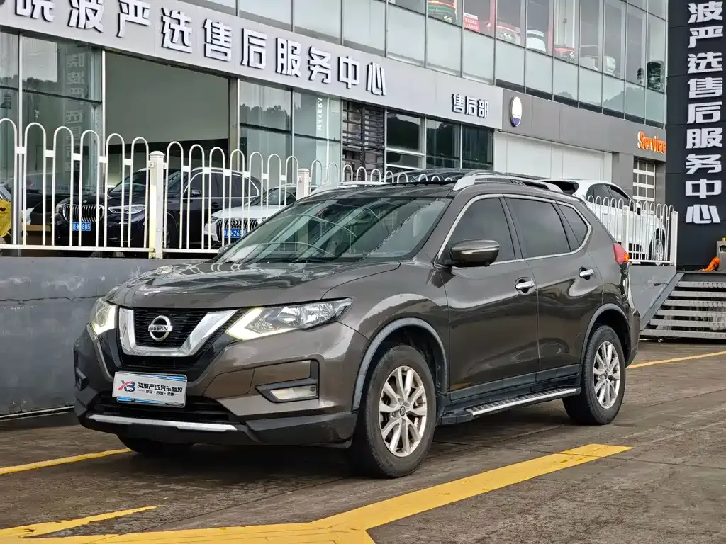 Nissan X-Trail — фото 1