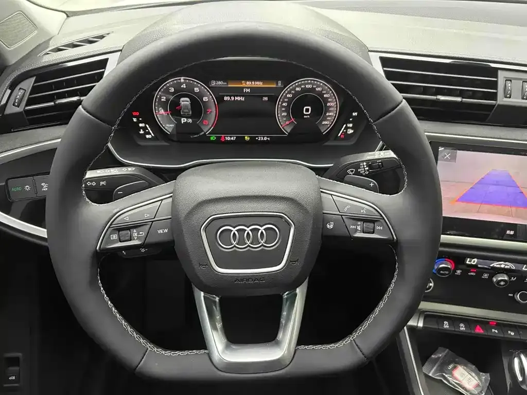 Audi Q3 — фото 10
