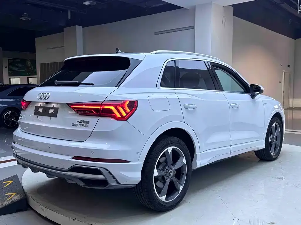 Audi Q3 — фото 7