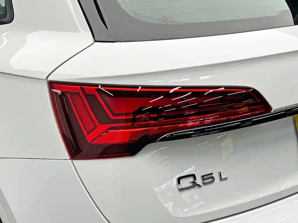 Audi Q5L — фото 7
