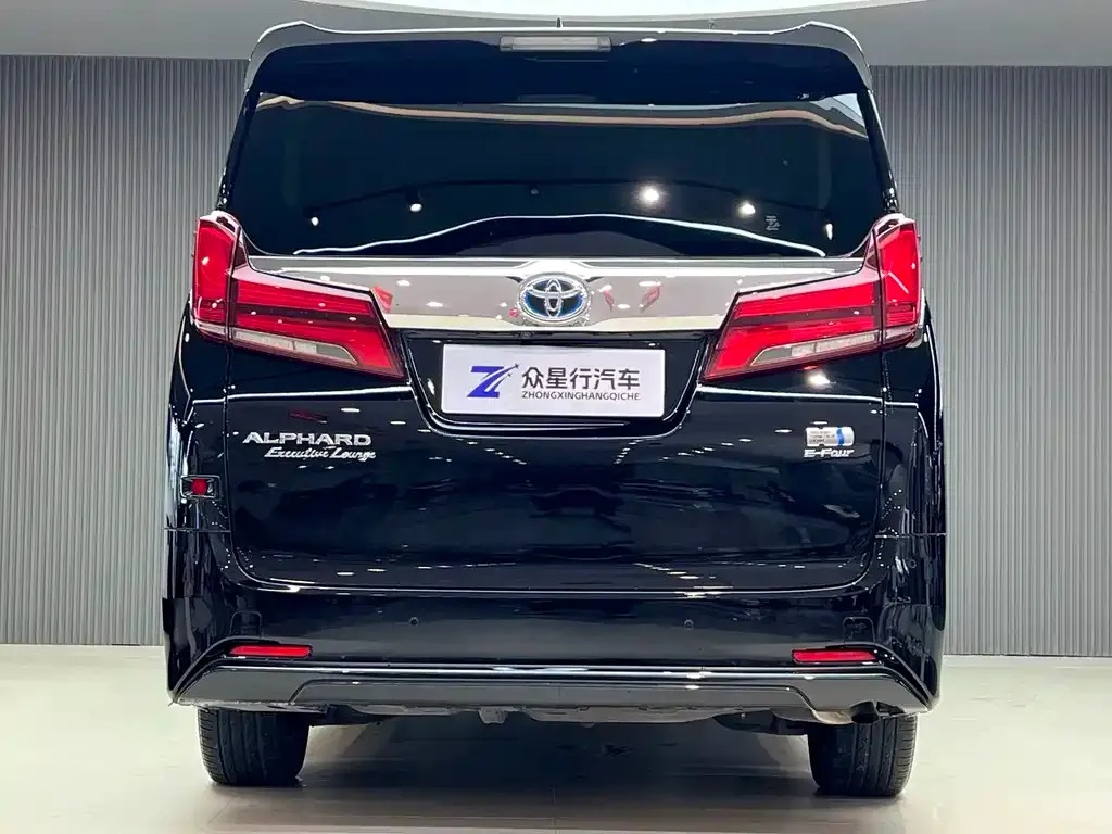 Toyota Alphard — фото 6