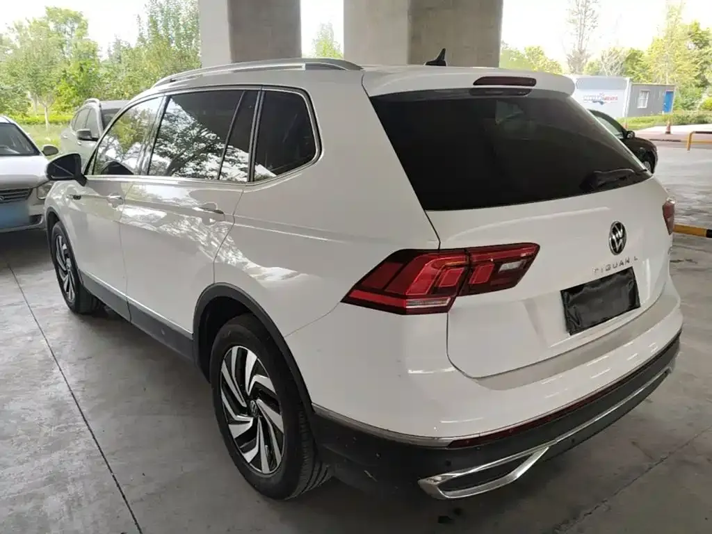 Volkswagen Tiguan L — фото 7