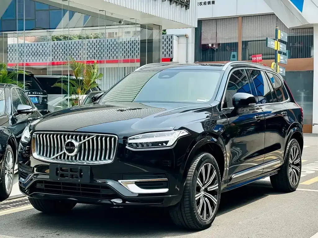 Volvo XC90 — фото 1