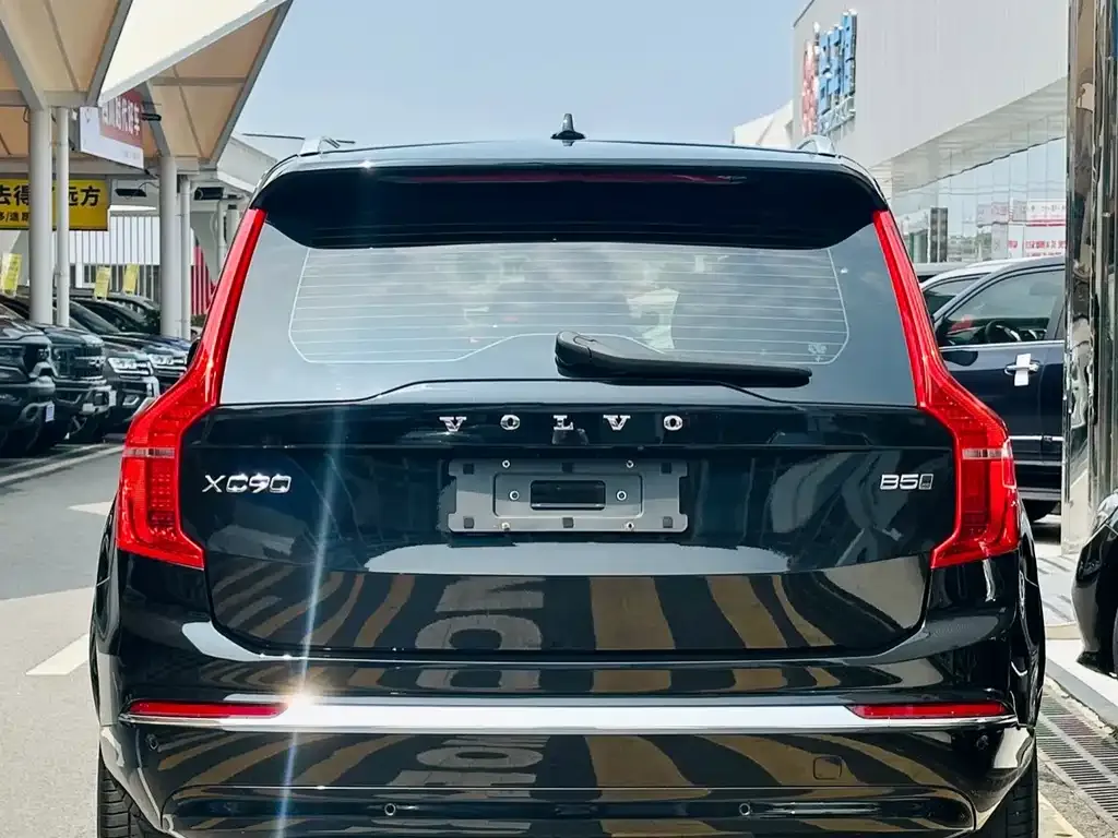 Volvo XC90 — фото 7