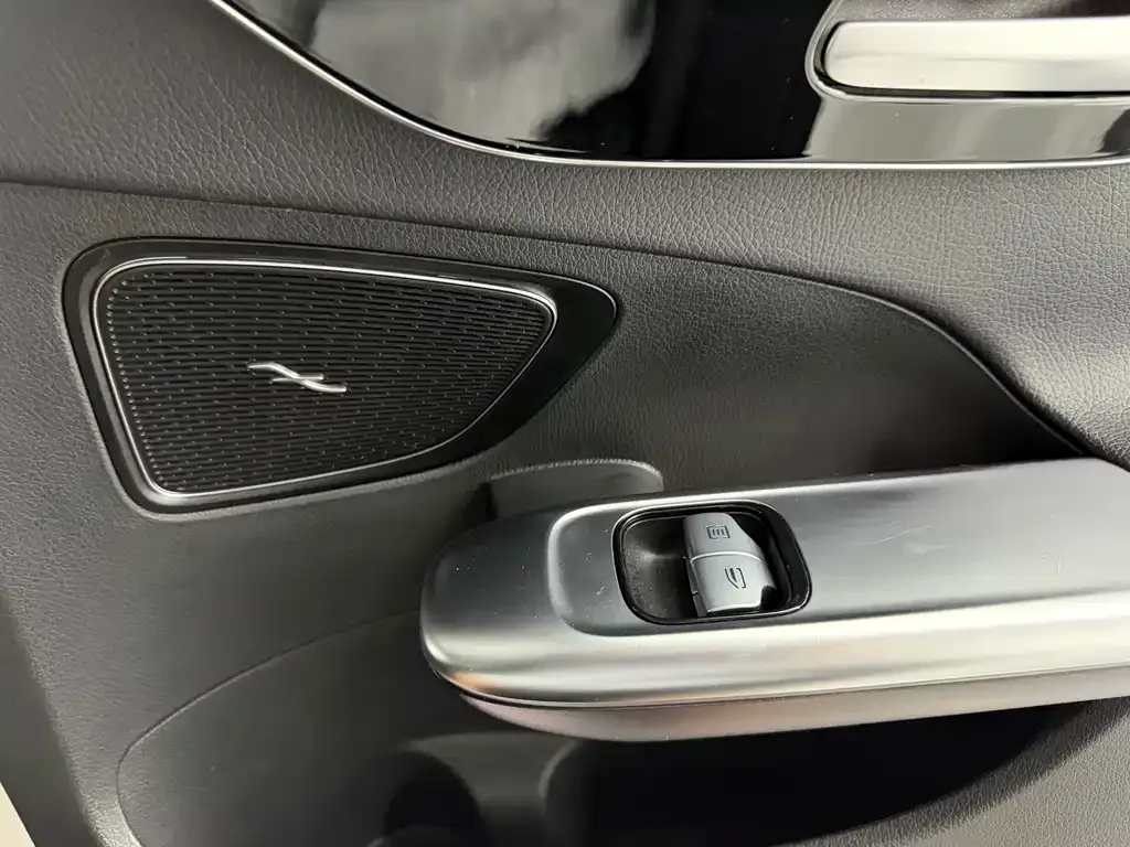 Mercedes-Benz C-Class New Energy — фото 4