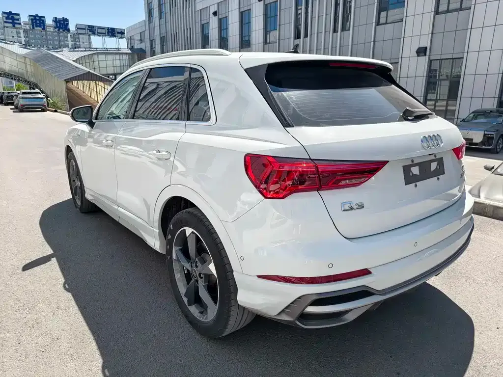 Audi Q3 — фото 10