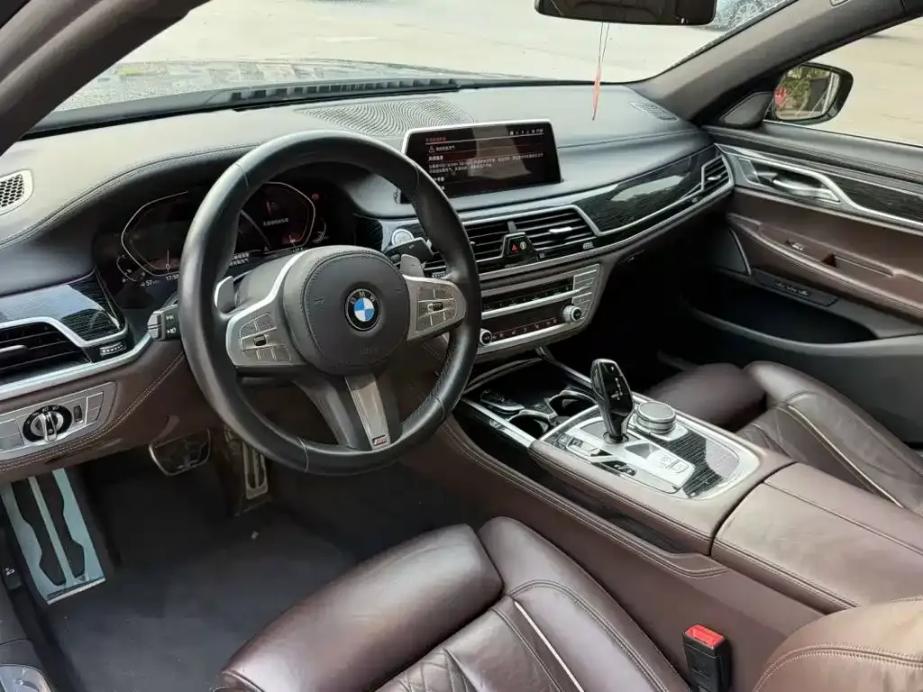 BMW 7 Series — фото 4