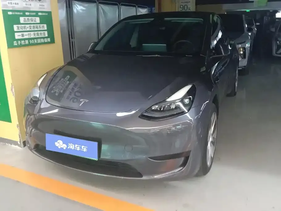 Tesla Model Y — фото 1