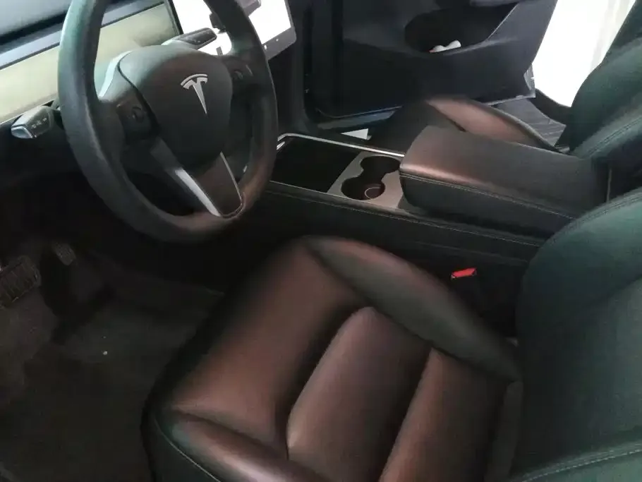 Tesla Model Y — фото 5