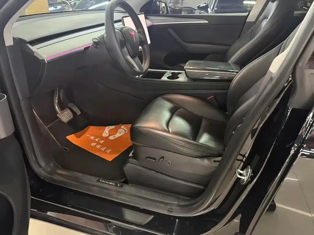 Tesla Model Y — фото 3