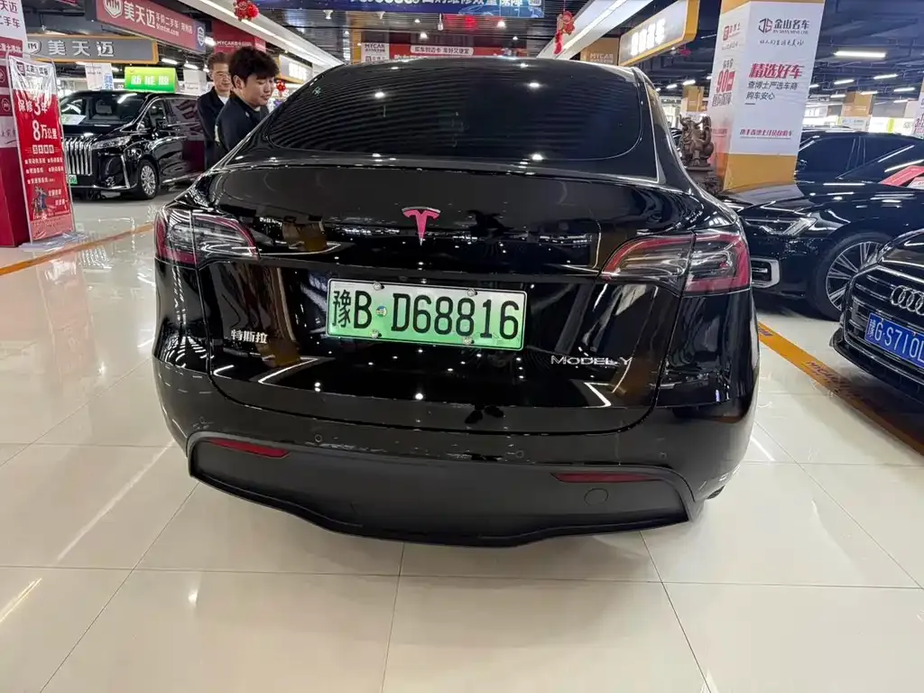 Tesla Model Y — фото 7