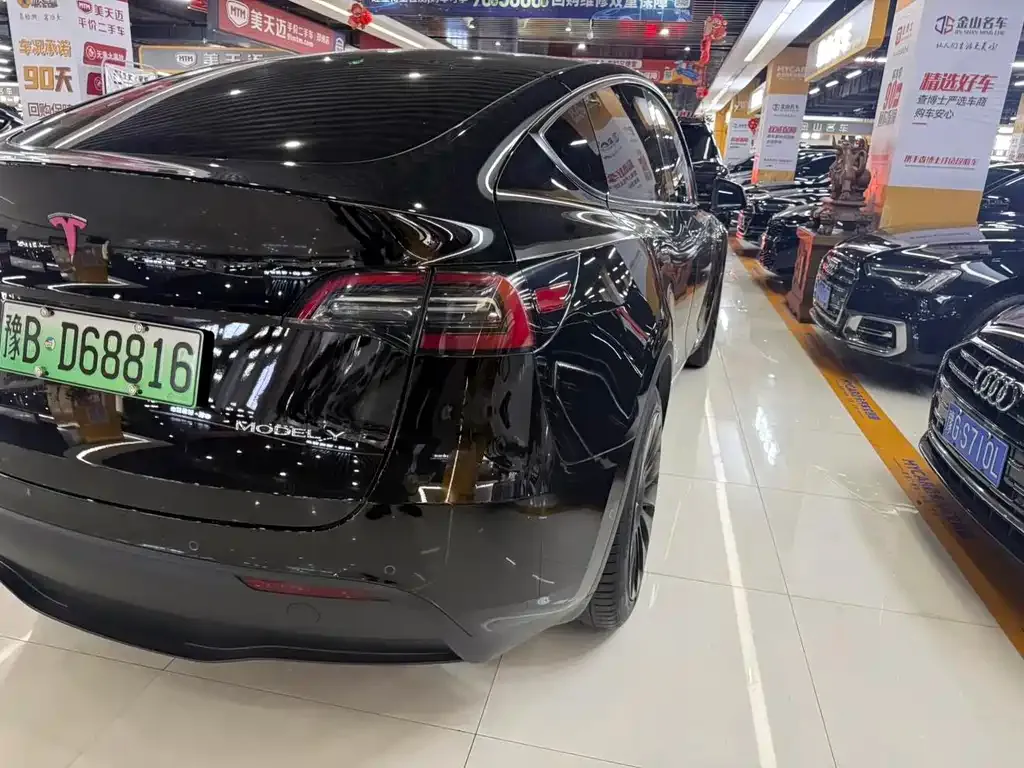 Tesla Model Y — фото 6
