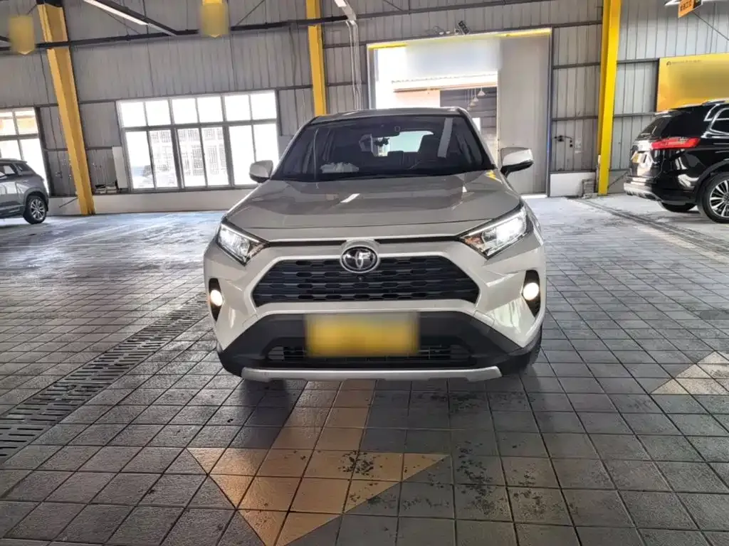 Toyota RAV4 — фото 4