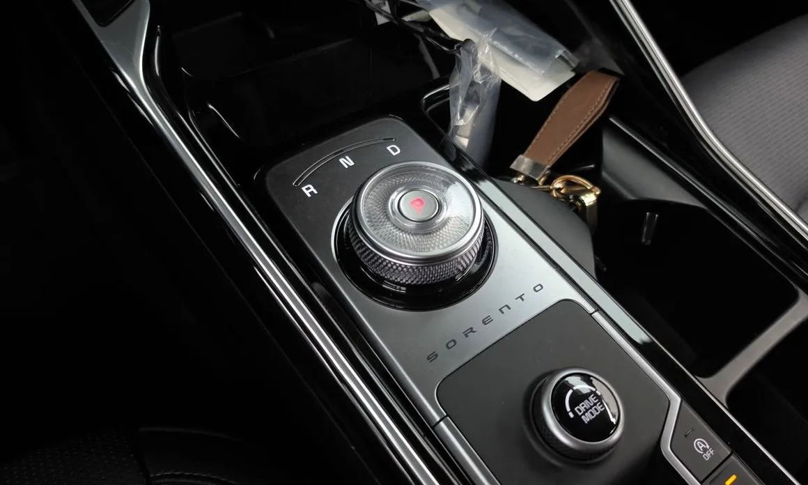 Kia Sorento — фото 4