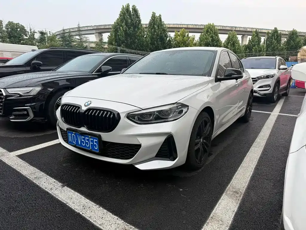BMW 1 Series — фото 1
