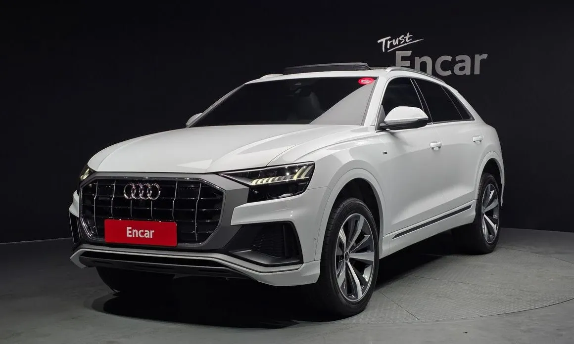 Audi Q8 — фото 1