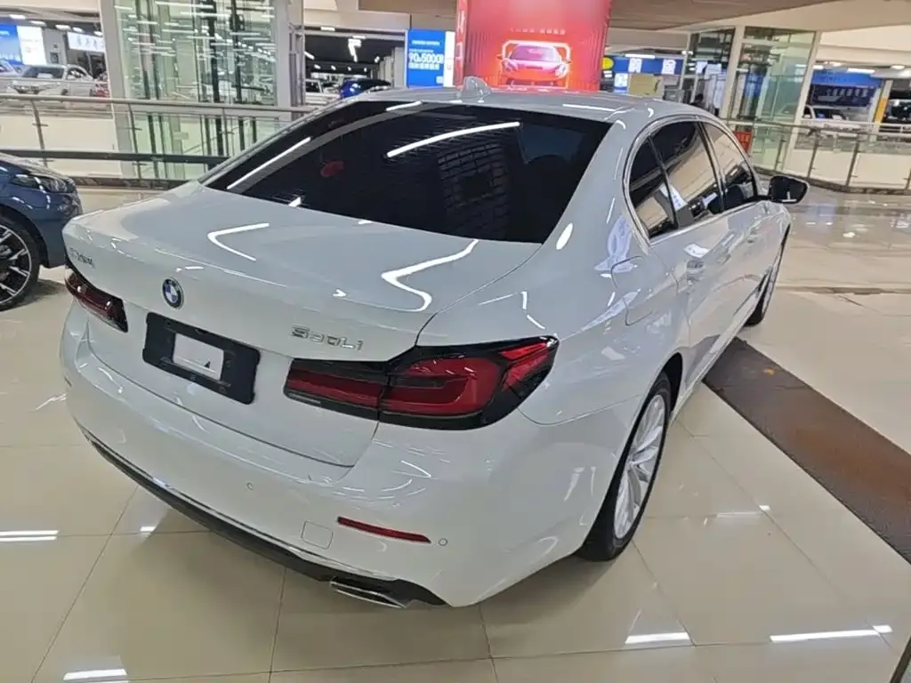 BMW 5 Series — фото 10