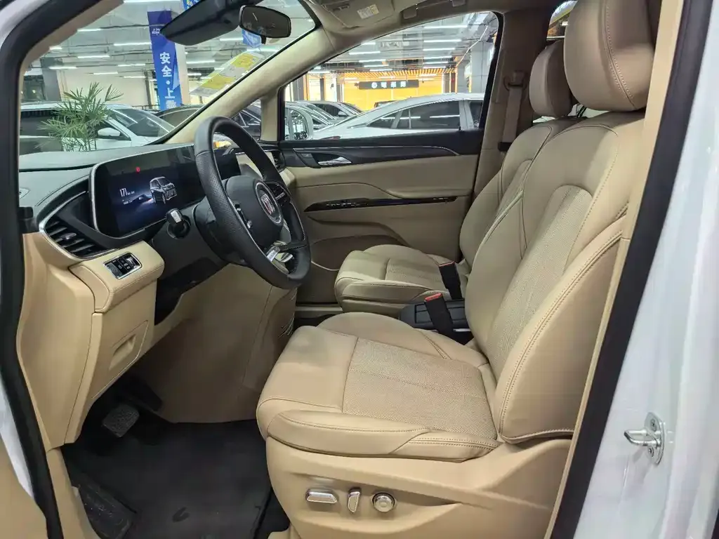 Buick GL8 Hybrid — фото 4