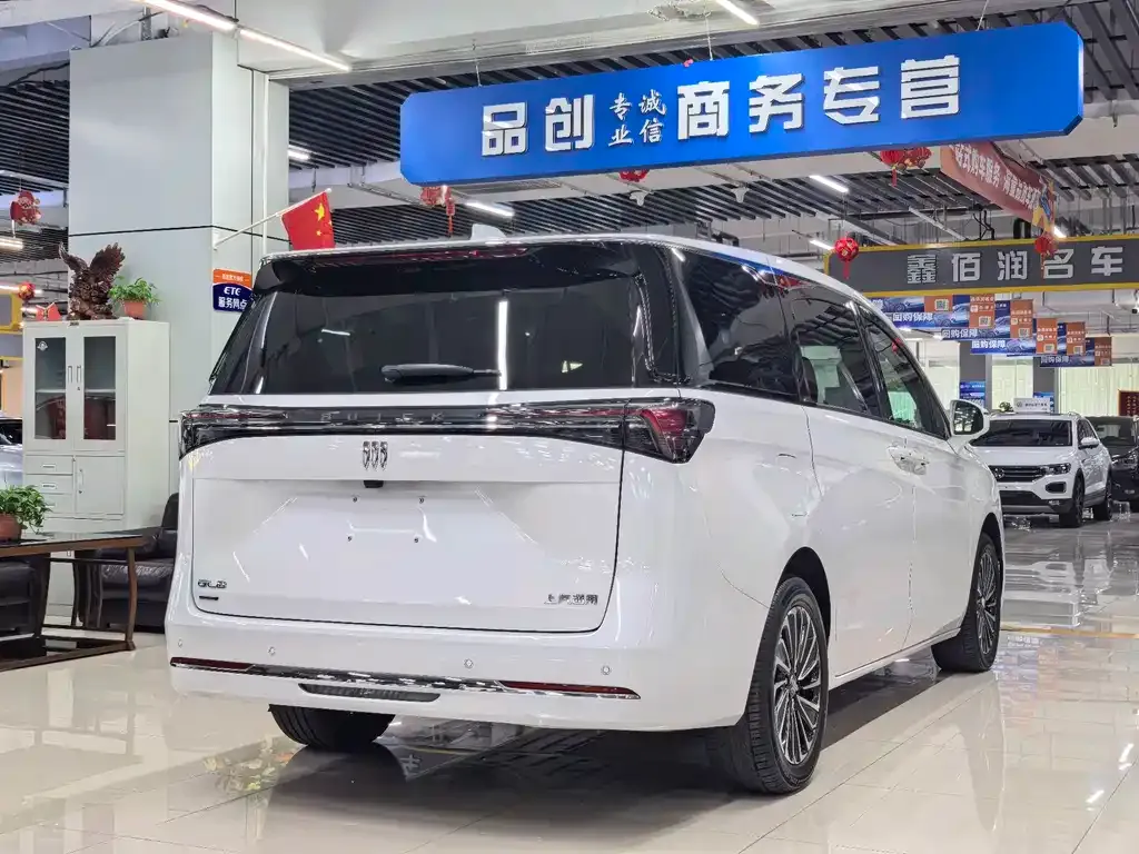 Buick GL8 Hybrid — фото 2