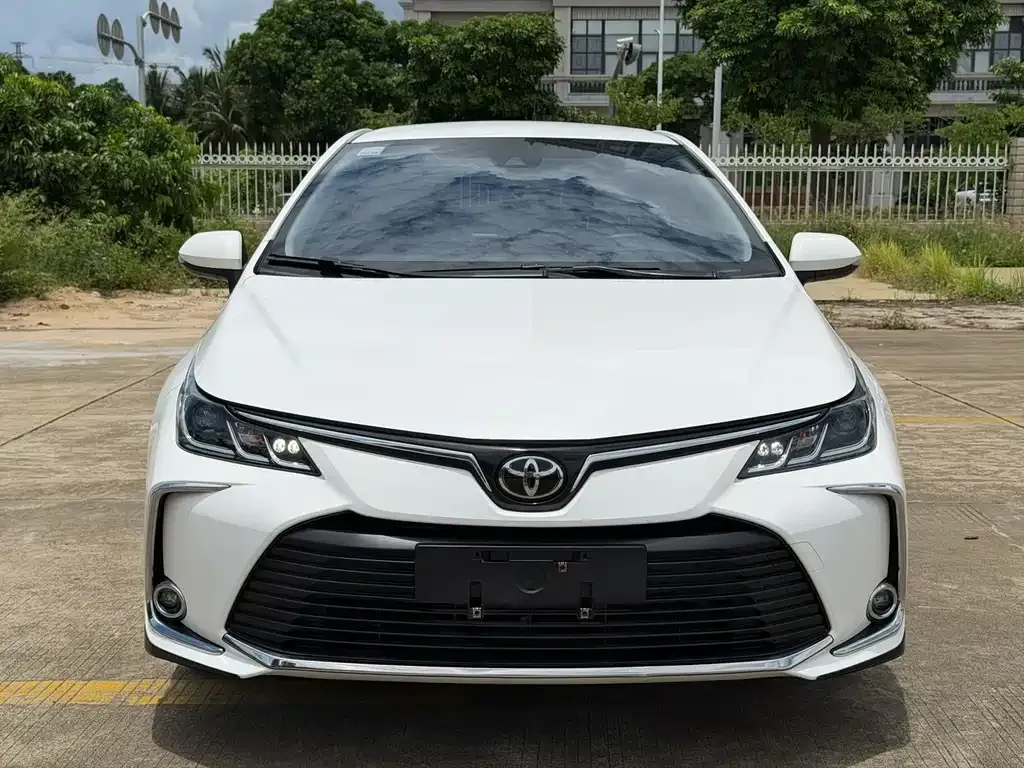 Toyota Corolla — фото 5