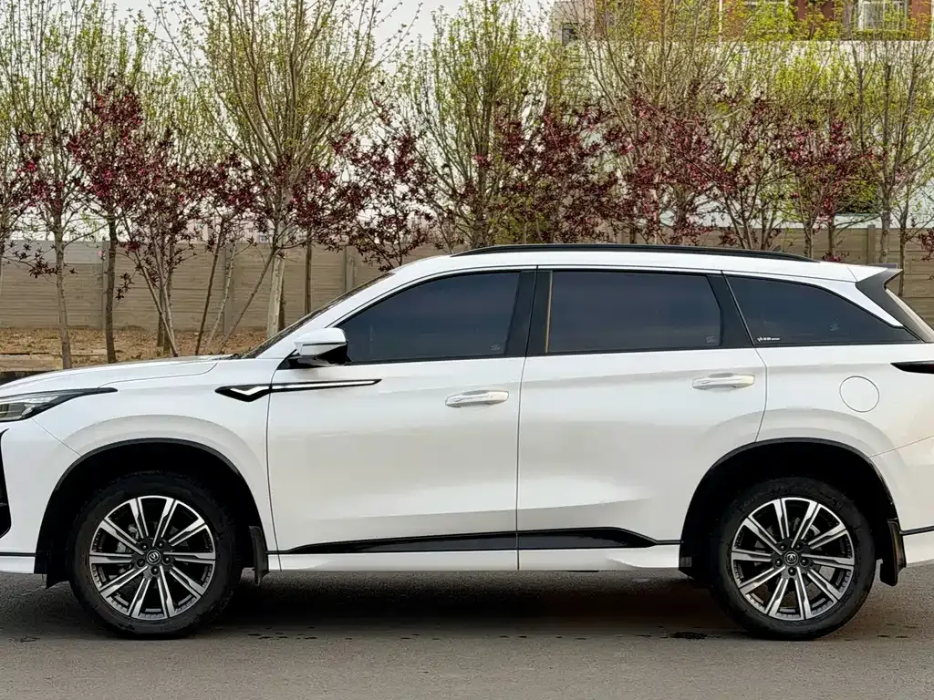 Changan CS75PLUS — фото 10