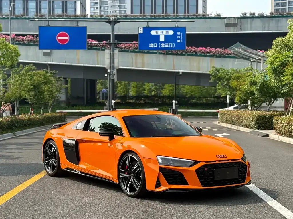 Audi R8 — фото 9