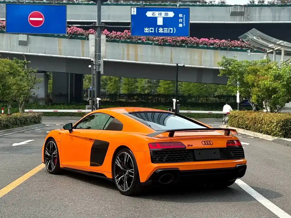 Audi R8 — фото 6