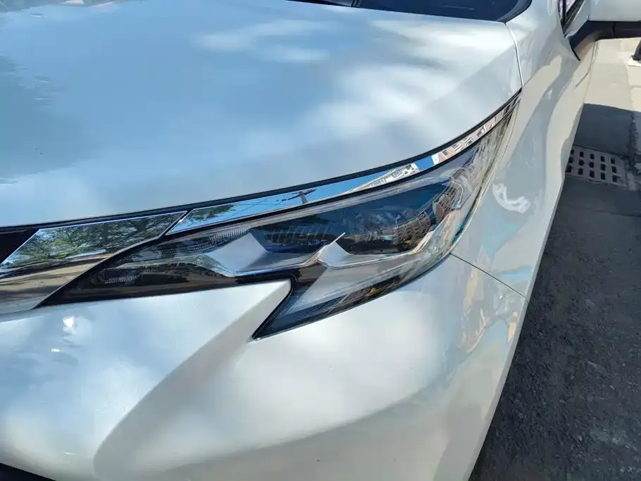 Toyota Sienna — фото 2