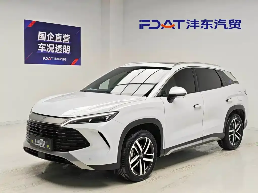 BYD L DM-i — фото 1