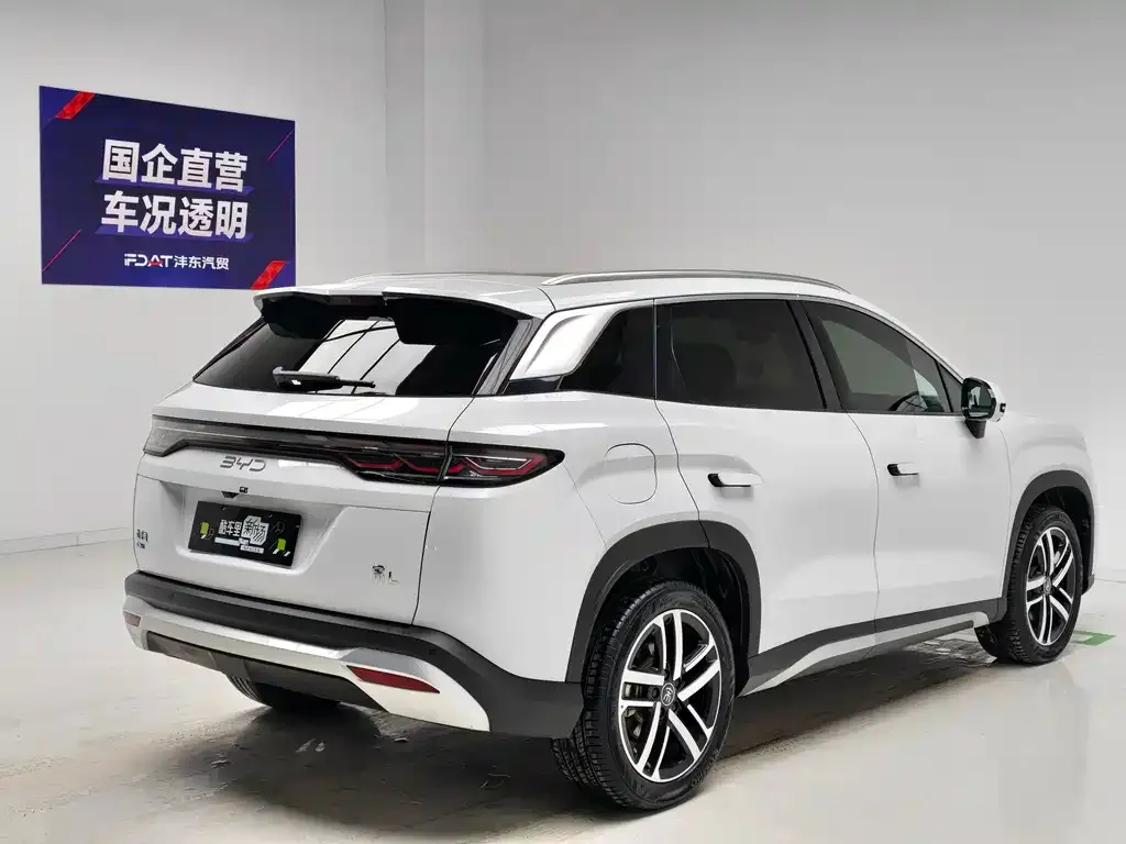 BYD L DM-i — фото 9
