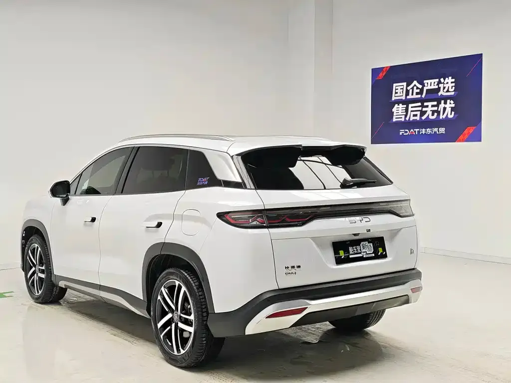 BYD L DM-i — фото 7