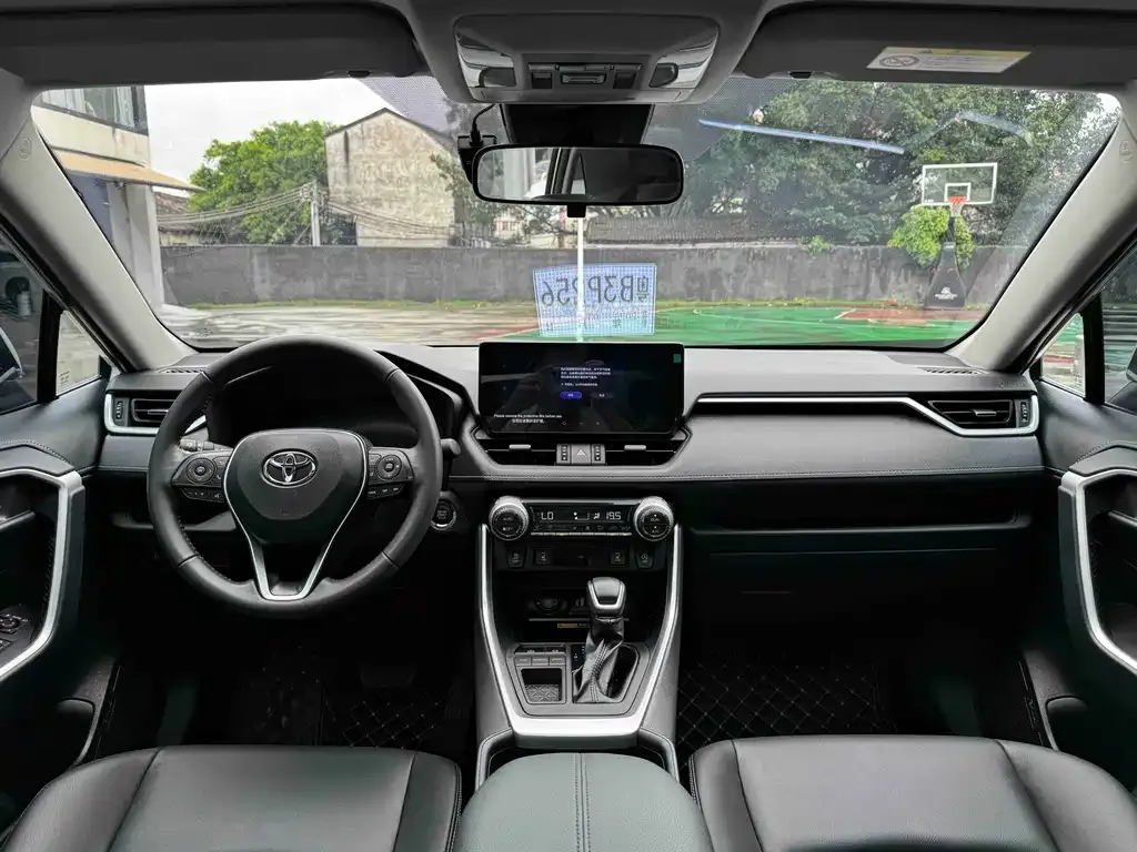 Toyota RAV4 — фото 9