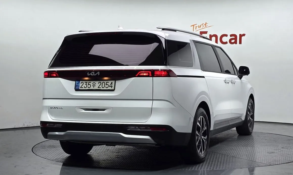 Kia Carnival — фото 4