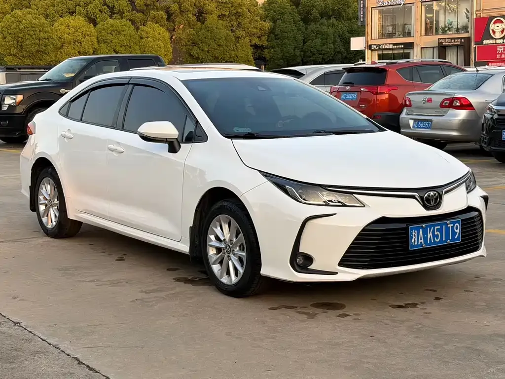 Toyota Corolla — фото 8