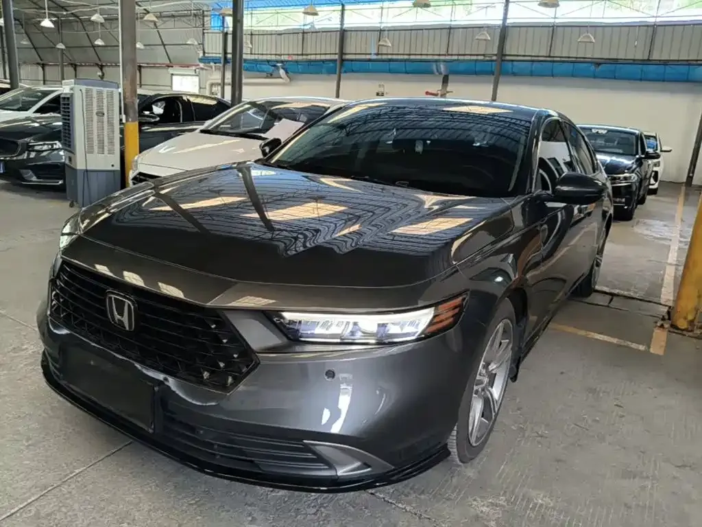 Honda Accord — фото 1