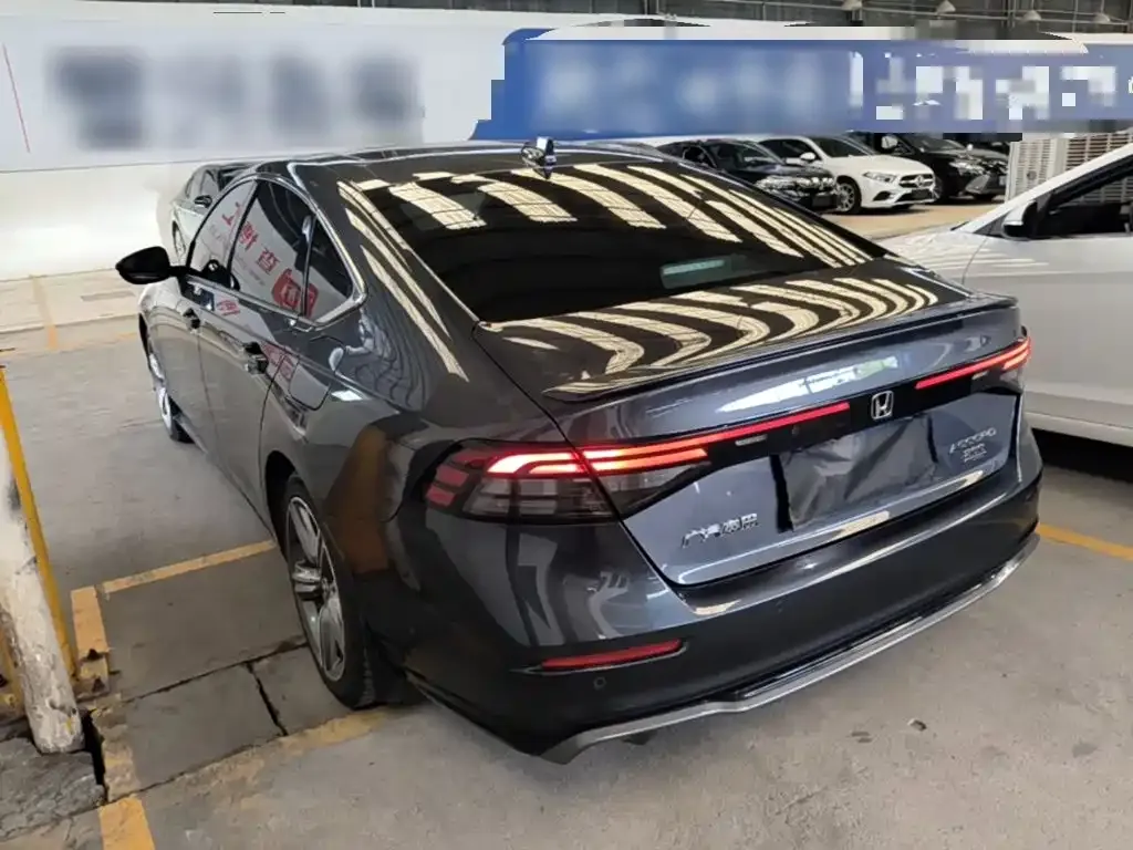 Honda Accord — фото 10