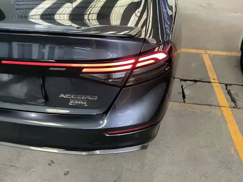 Honda Accord — фото 3