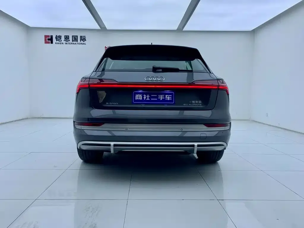Audi e-tron — фото 4