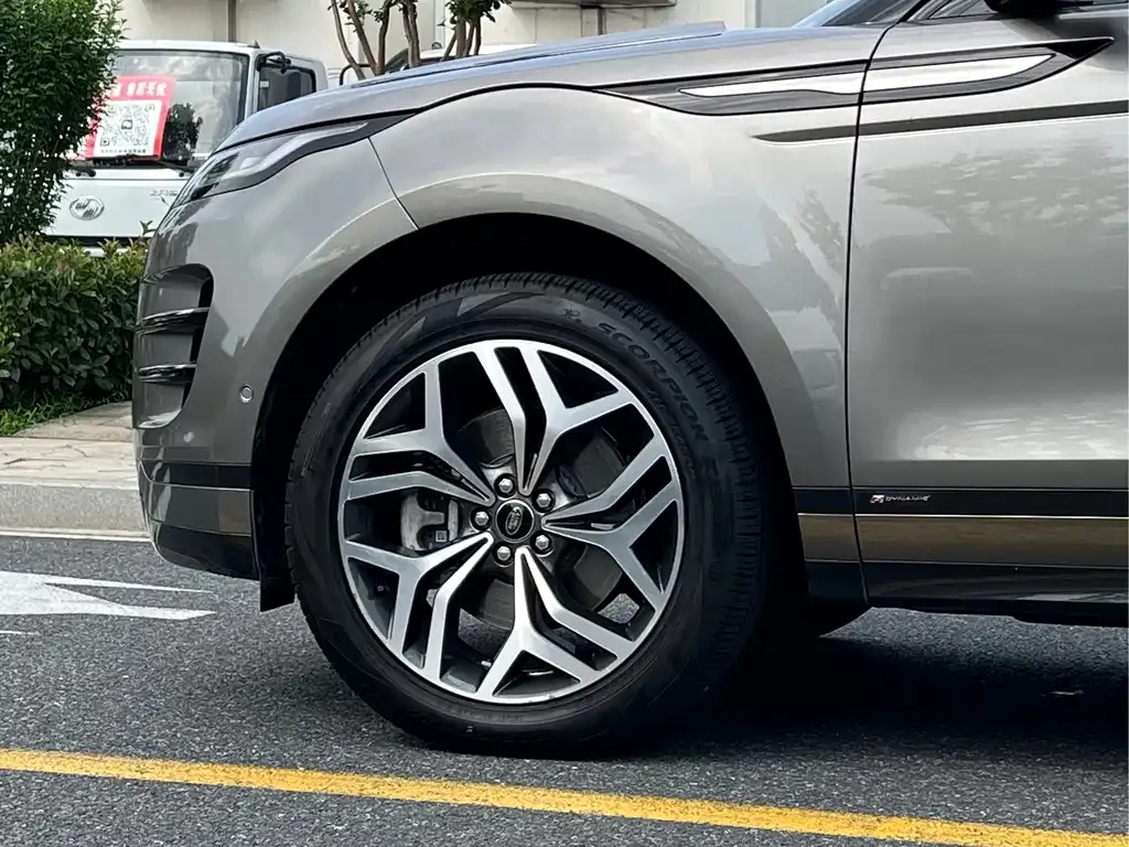 Land Rover Evoque PHEV — фото 3