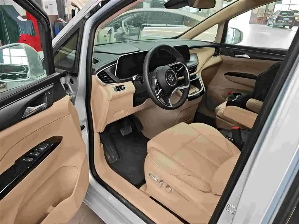 Buick GL8 Hybrid — фото 8