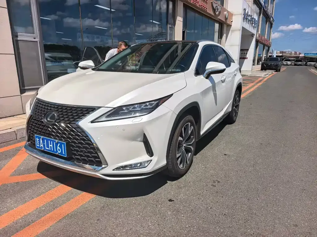 Lexus RX — фото 1