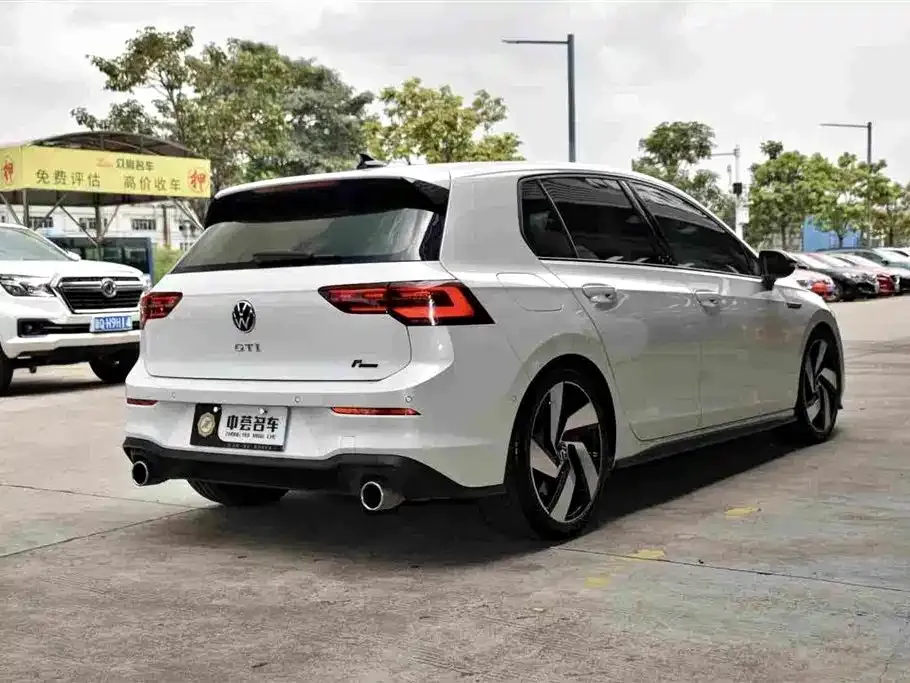 Volkswagen Golf GTI — фото 3