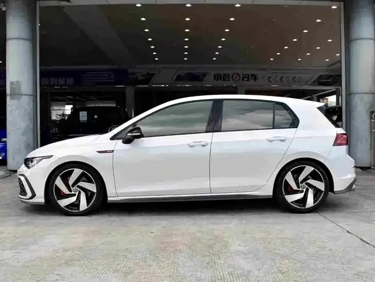 Volkswagen Golf GTI — фото 6