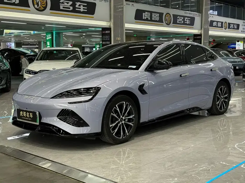 BYD Seal — фото 1