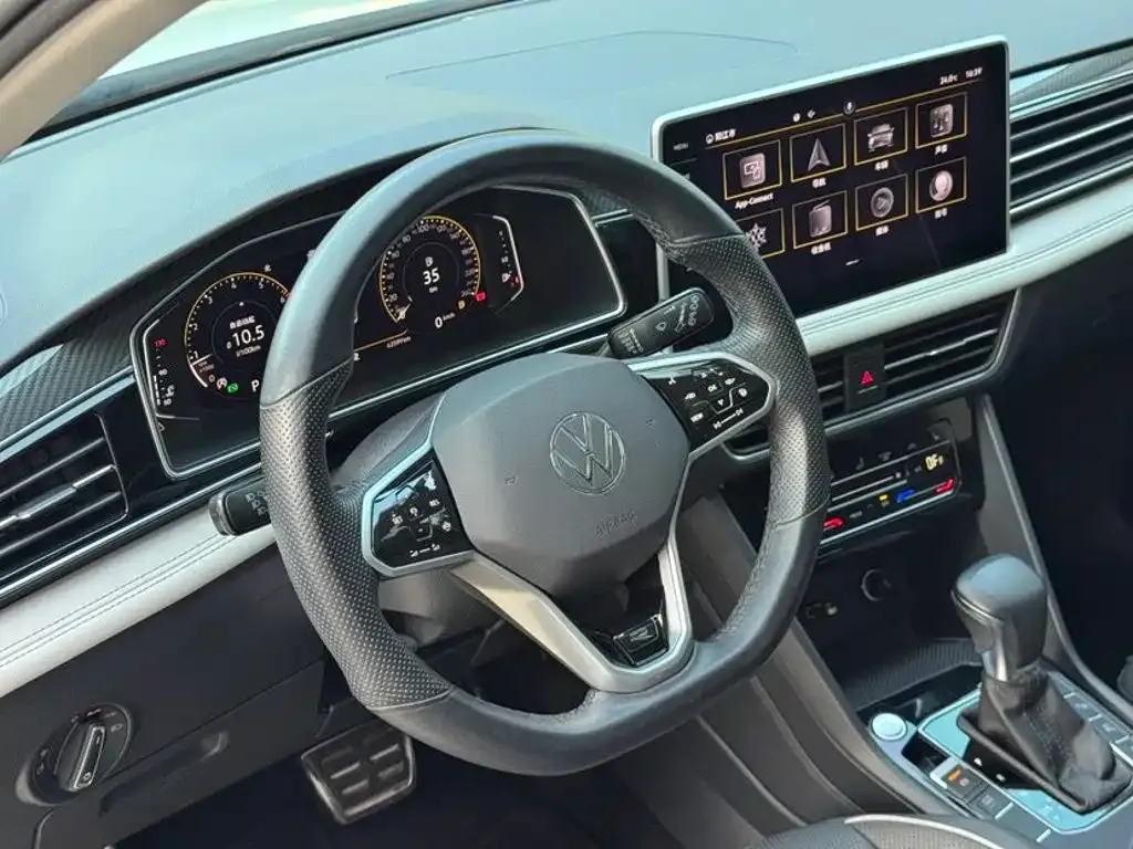 Volkswagen Tiguan L — фото 8