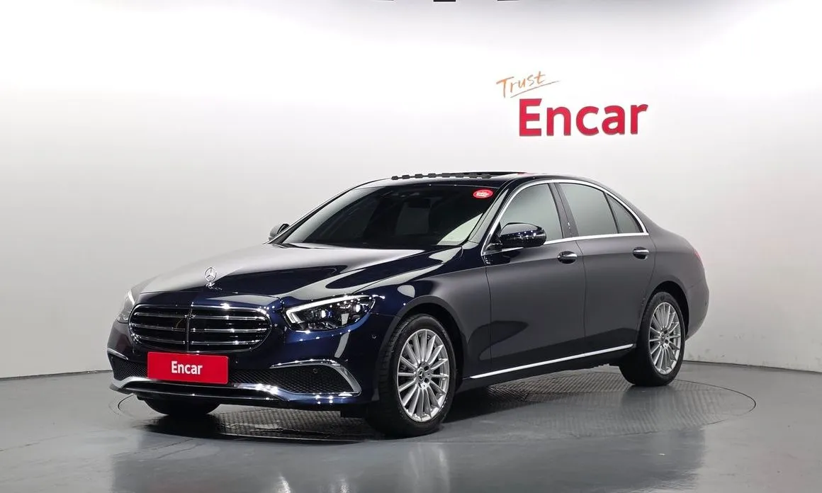 Mercedes-Benz E-Class — фото 1