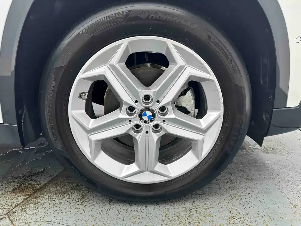 BMW X1 — фото 9