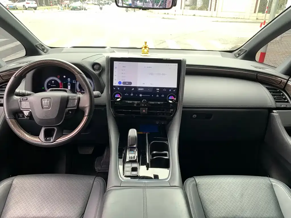 Toyota Vellfire — фото 6